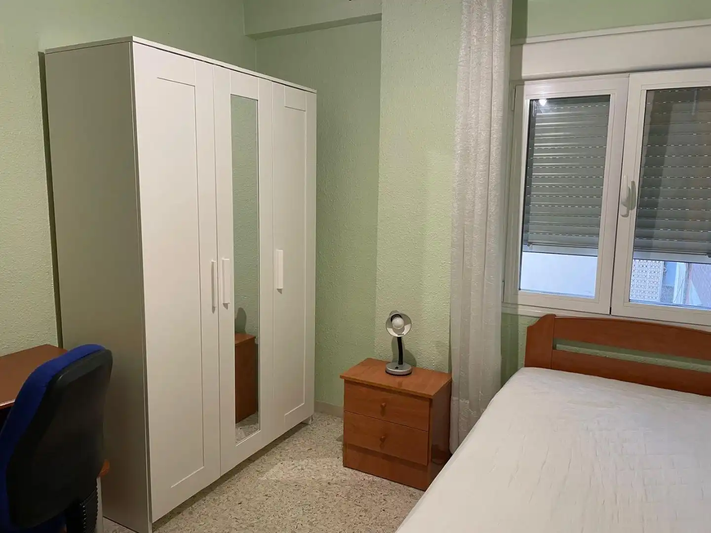 Habitación de Piso para compartir en Vícar con Aire acondicionado, Trastero y Amueblado