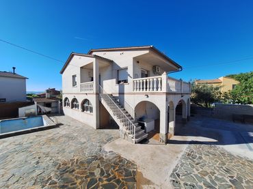 Detached house with pool for sale in Piera