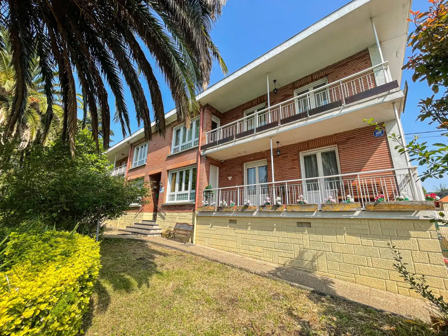 Exterior view of Houses for sale in Abanto y Ciérvana-Abanto Zierbena  with Heating, Private garden and Storage room
