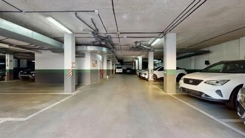 Parking of Flat for sale in Madrid  with Air Conditioner, Heating and Terrace