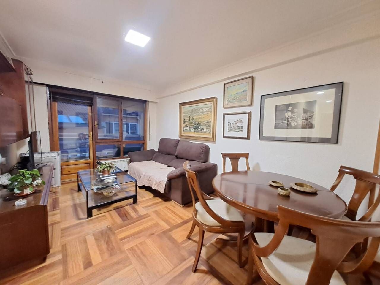 Wohnzimmer von Wohnung zum Verkauf in Burgos Capital mit Heizung, Terrasse und Alarm