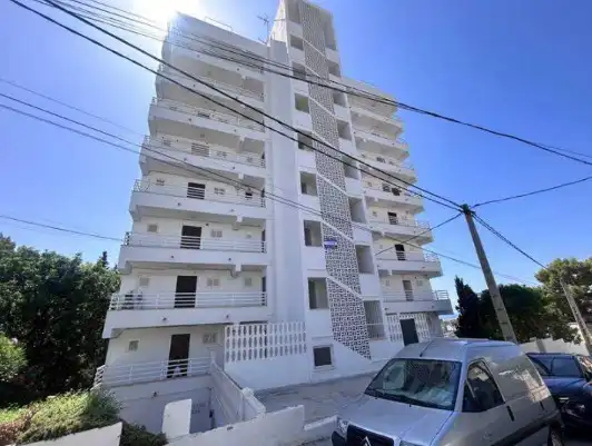 Flat with terrace for sale in PARADIS 16