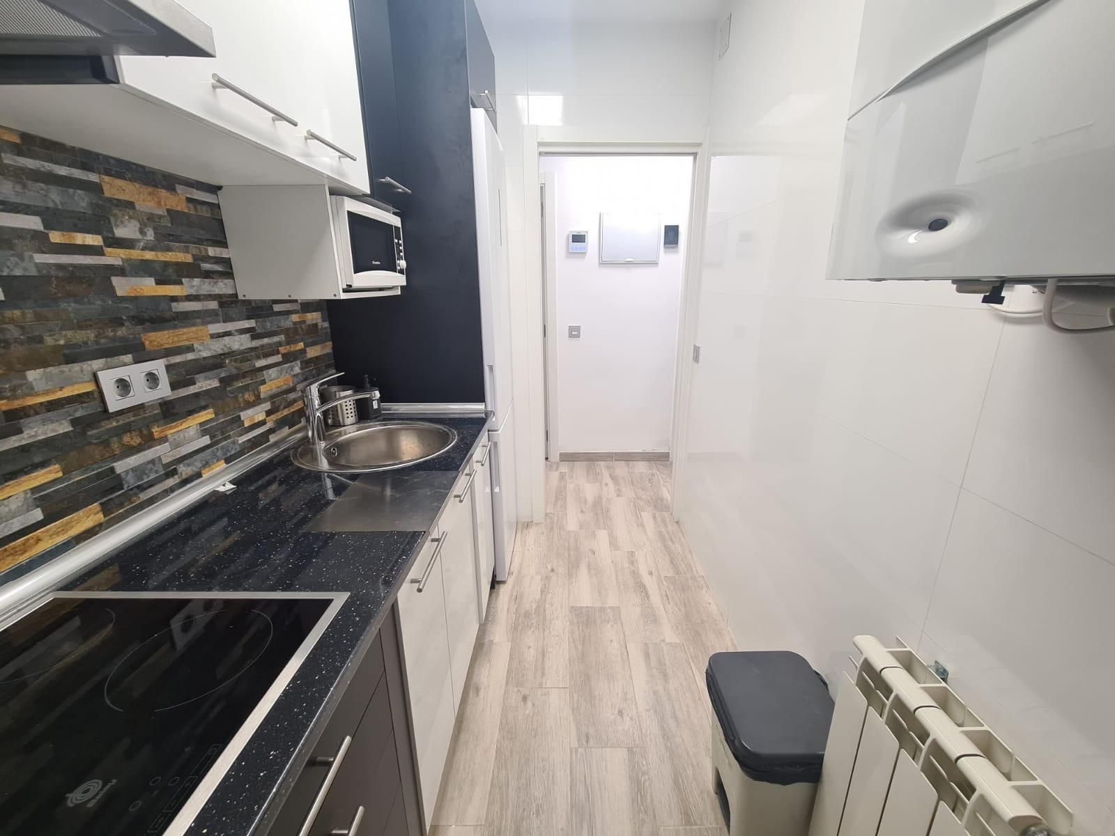 Cuina de Pis en venda en Soba amb Calefacció i Parquet