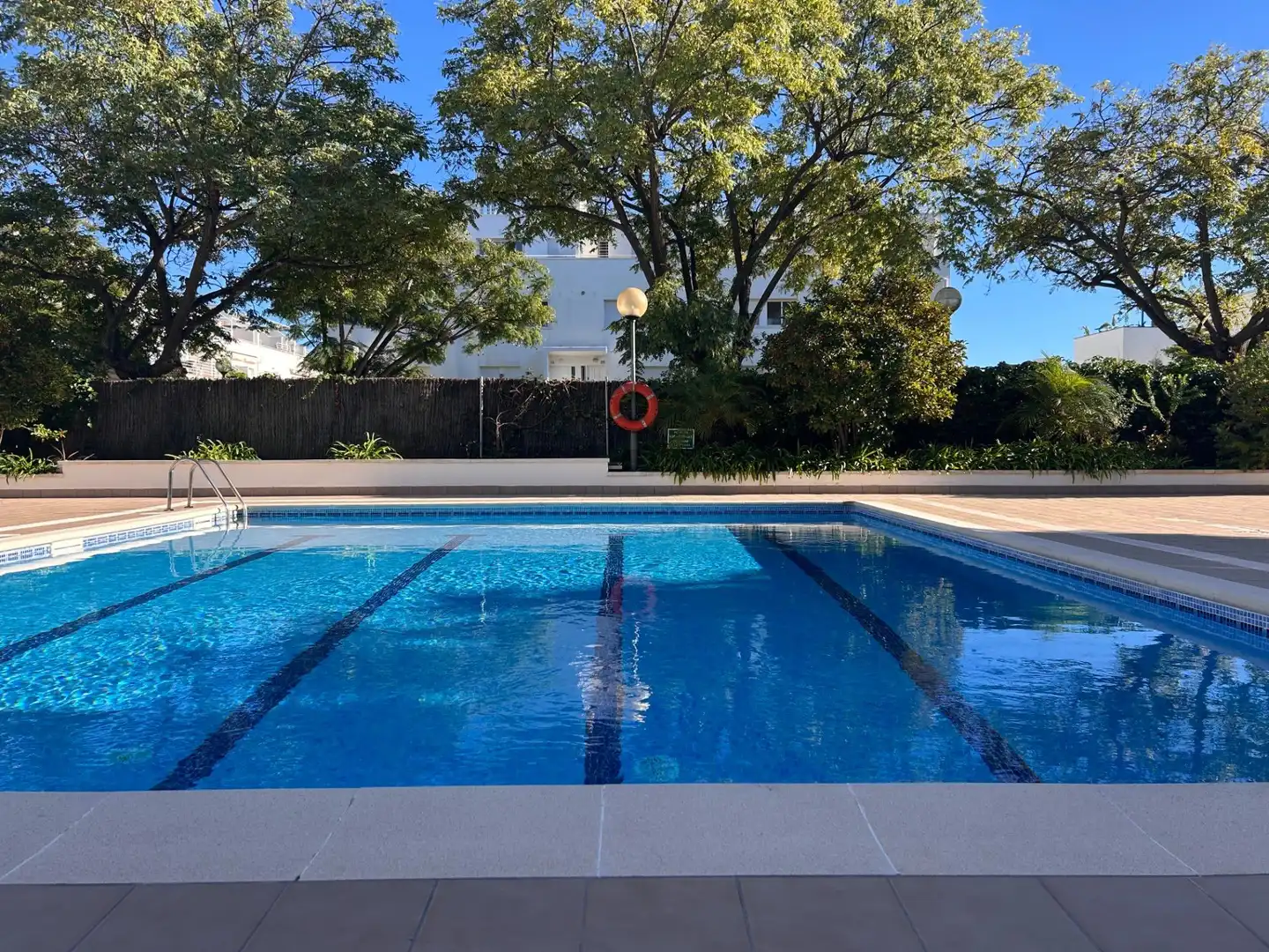 Piscina de Apartamento en venta en Sitges con Aire acondicionado, Calefacción y Jardín privado