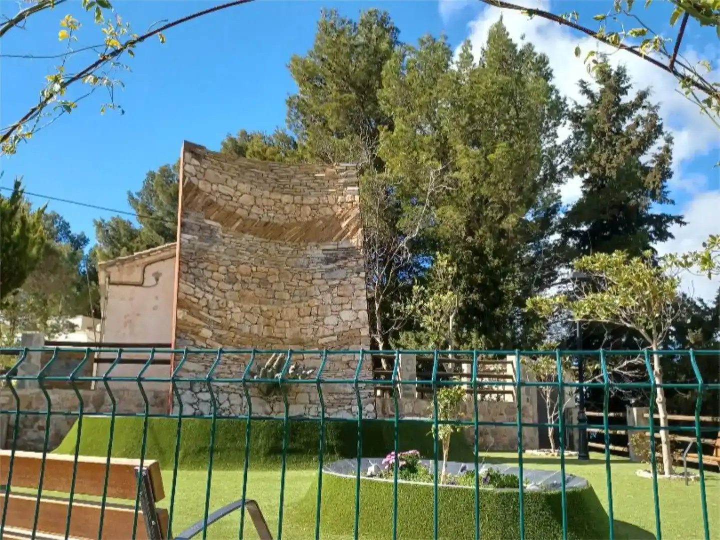 Vista exterior de Piso en venta en Carataunas con Piscina y Amueblado