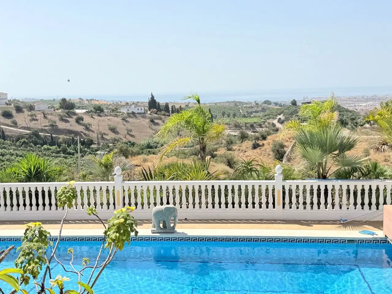 Vista exterior de Casa o chalet en venta en Vélez-Málaga con Aire acondicionado, Calefacción y Jardín privado