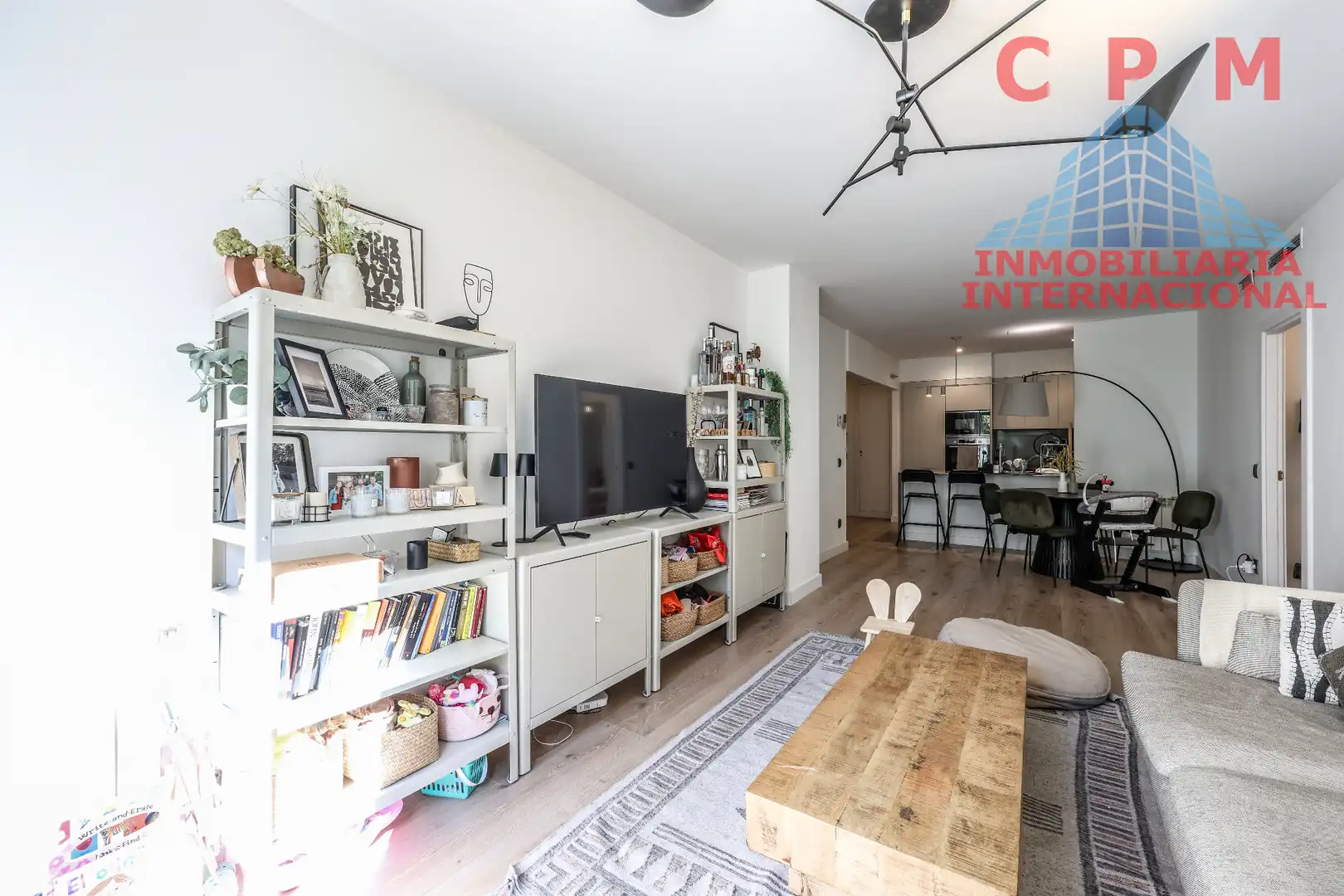 Living room of Flat for rent in Madrid  with Air Conditioner, Heating and Parquet flooring