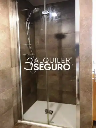 Bathroom of Flat for rent in Vitoria - Gasteiz  with Heating and Furnished