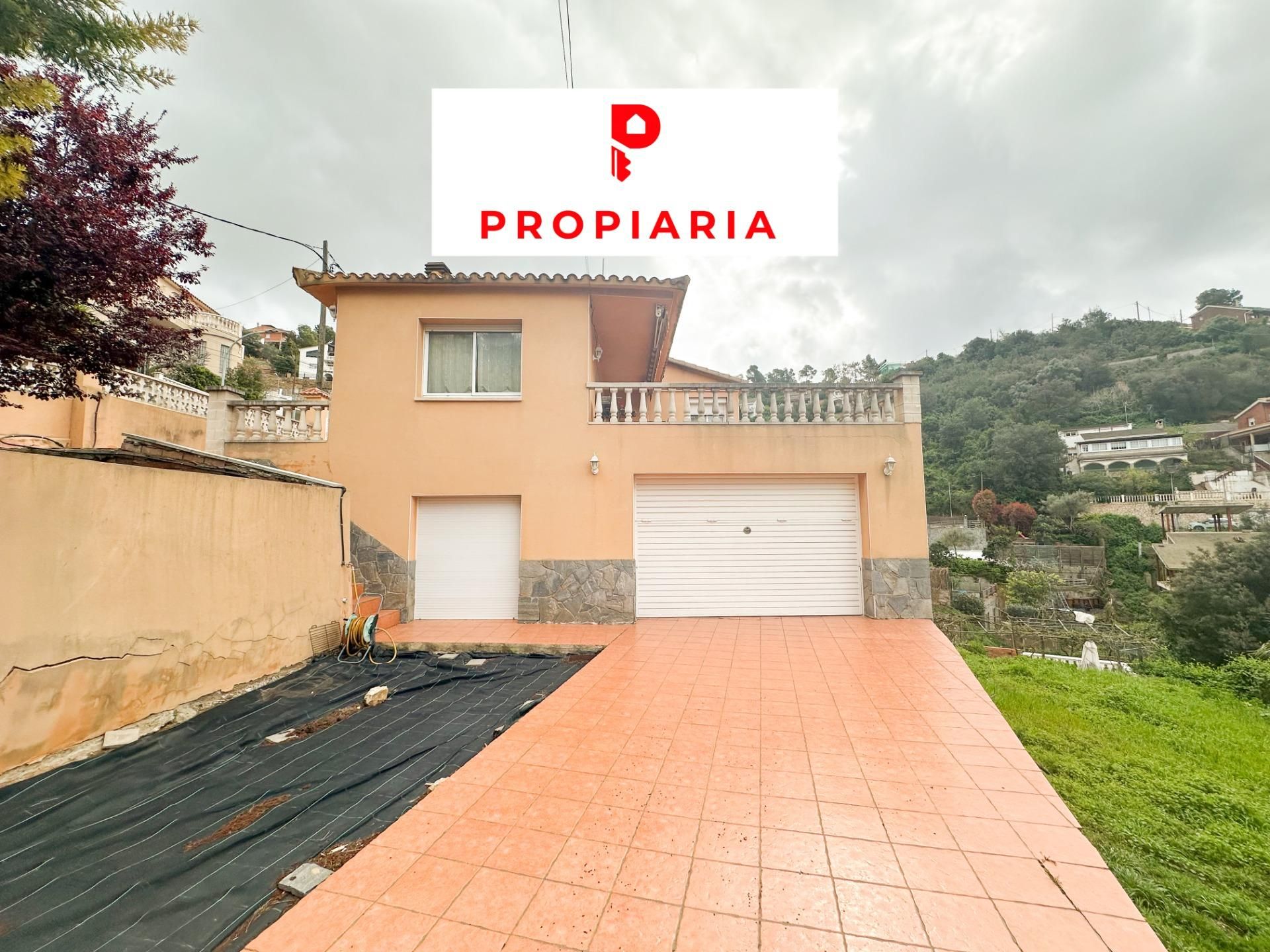 Exterior view of House or chalet for sale in Torrelles de Llobregat  with Air Conditioner, Heating and Private garden