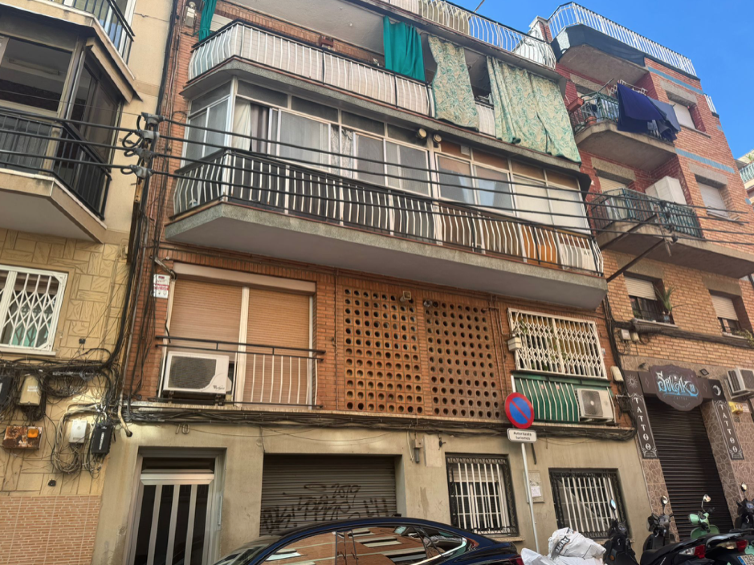 Exterior view of Flat for sale in Santa Coloma de Gramenet