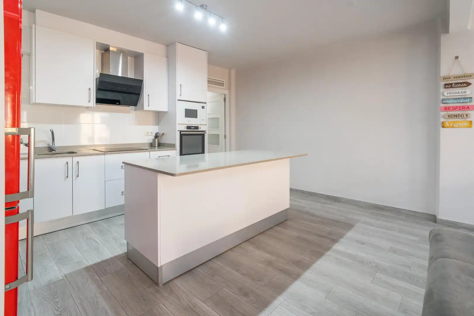 Kitchen of Flat for sale in Silla  with Air Conditioner and Balcony
