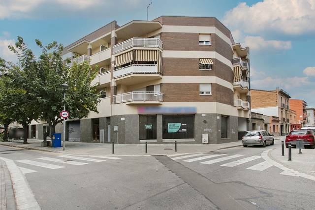 Local comercial en Venta en C/ Àngel Gimerà en Sant Vicenç Dels Horts