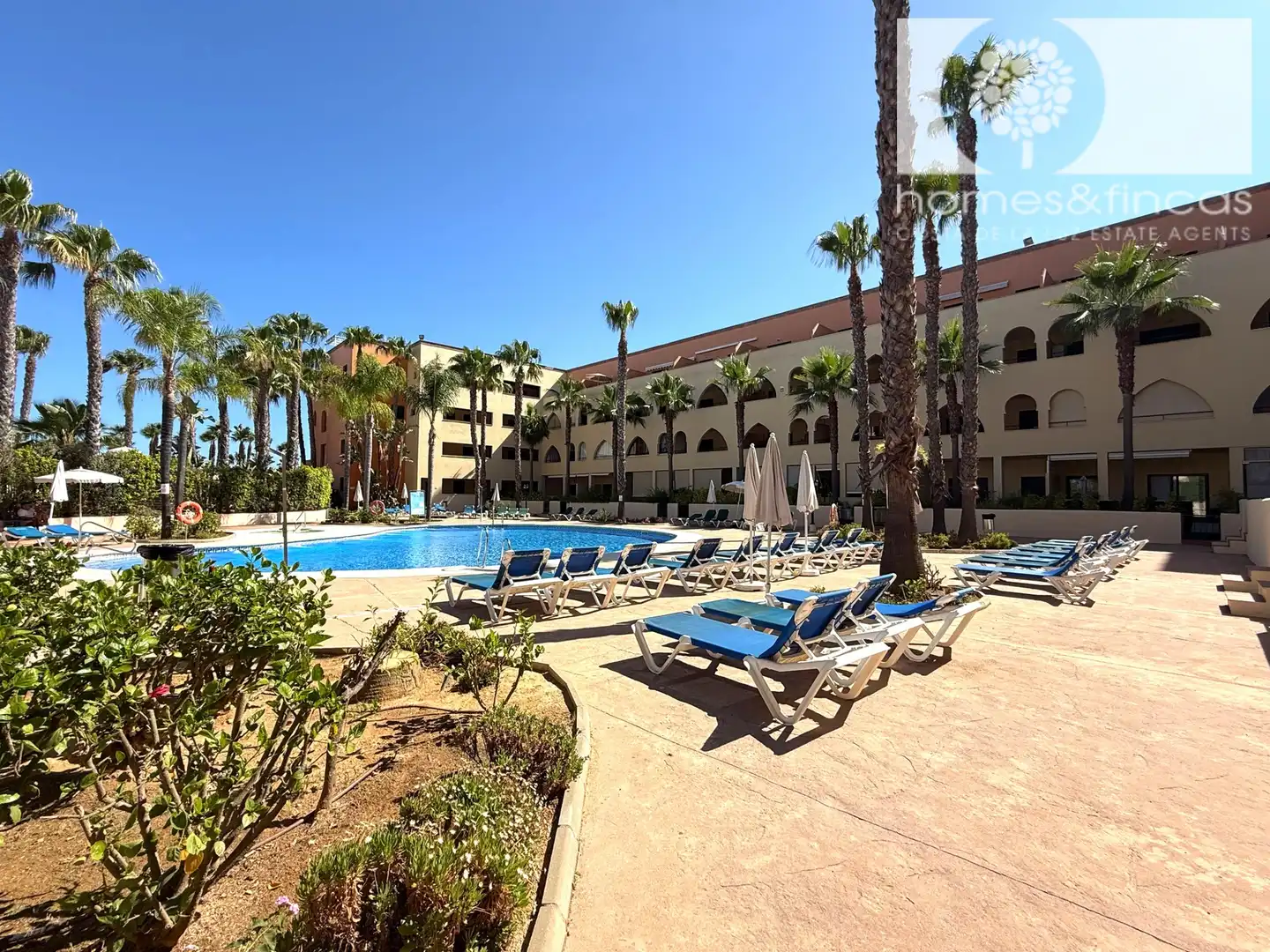 Piscina de Ático en venta en Ayamonte con Aire acondicionado, Amueblado y Piscina comunitaria