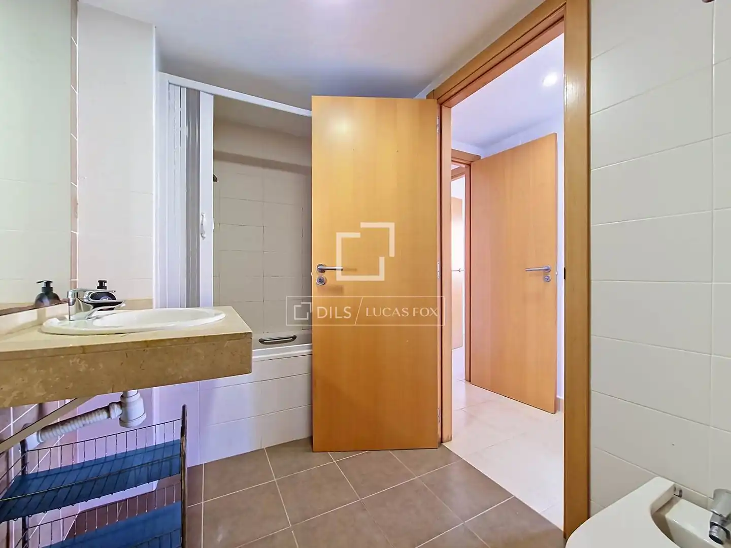 Baño de Piso en venta en Cubelles con Aire acondicionado, Calefacción y Jardín privado