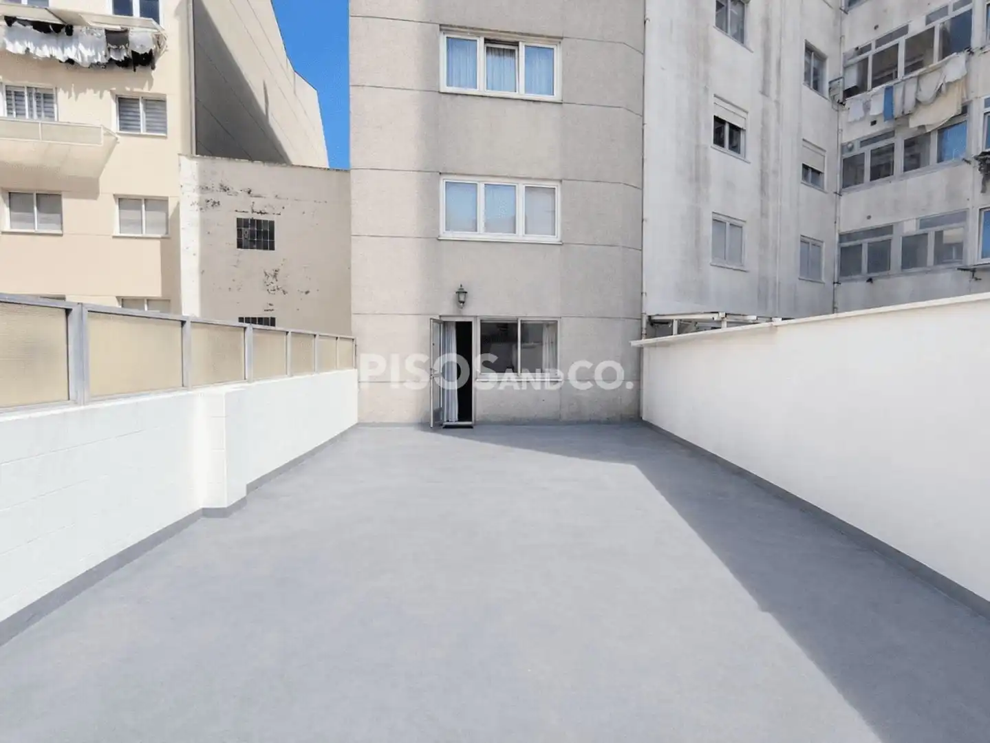 Terrassa de Pis en venda en A Coruña Capital  amb Calefacció, Terrassa i Moblat