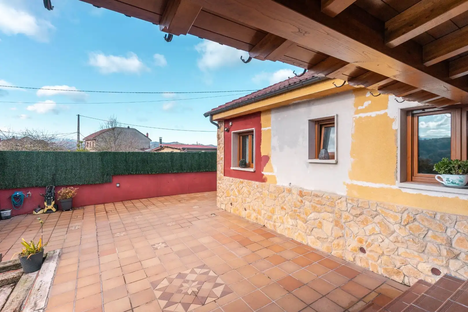 Terrassa de Casa o xalet en venda en Langreo amb Calefacció, Jardí privat i Terrassa