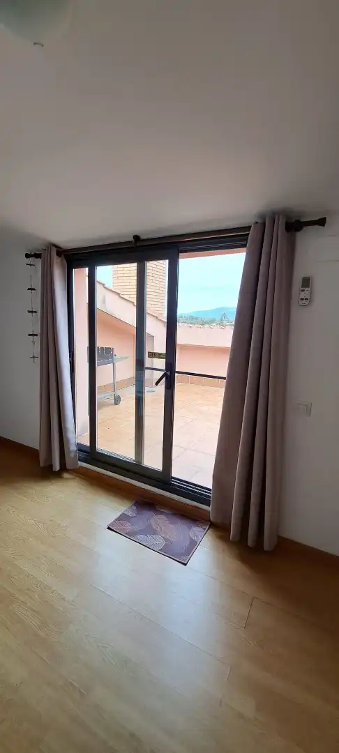 Dormitori de Àtic en venda en Deltebre amb Aire condicionat, Terrassa i Moblat