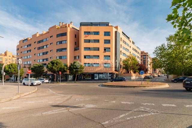 Piso en Venta en C. de Pirra en Rejas
