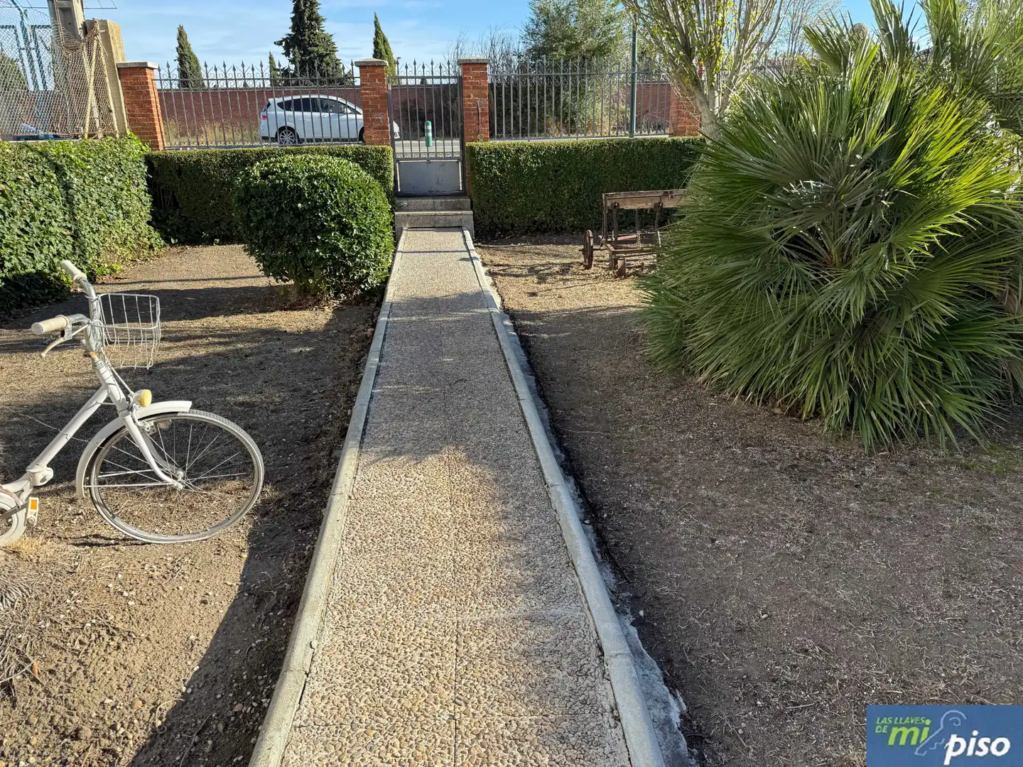 Vista exterior de Casa o chalet en venta en Valladolid con Calefacción, Jardín privado y Terraza