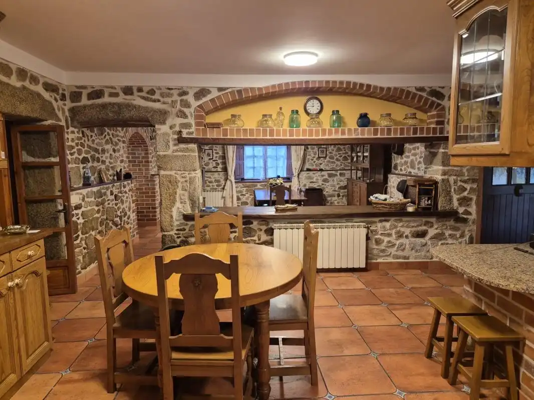 Cuina de Finca rústica en venda en Ferrol amb Calefacció i Moblat