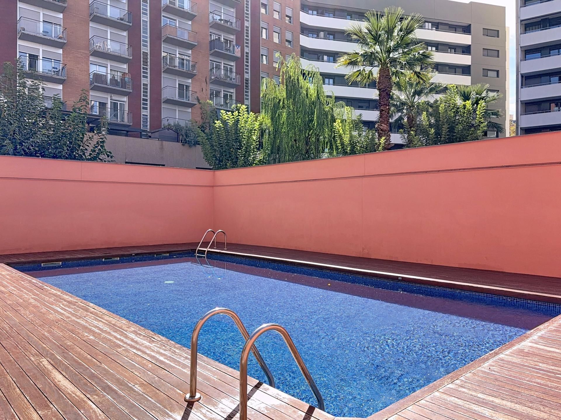 Swimming pool of Flat for sale in  Barcelona Capital  with Air Conditioner, Heating and Terrace