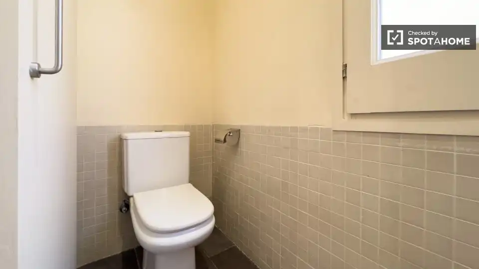 Appartamento con terrazza in affitto a Ciutat Vella, imagen 16