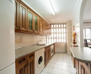 Cuina de Planta baixa en venda en Salamanca Capital amb Traster i Moblat