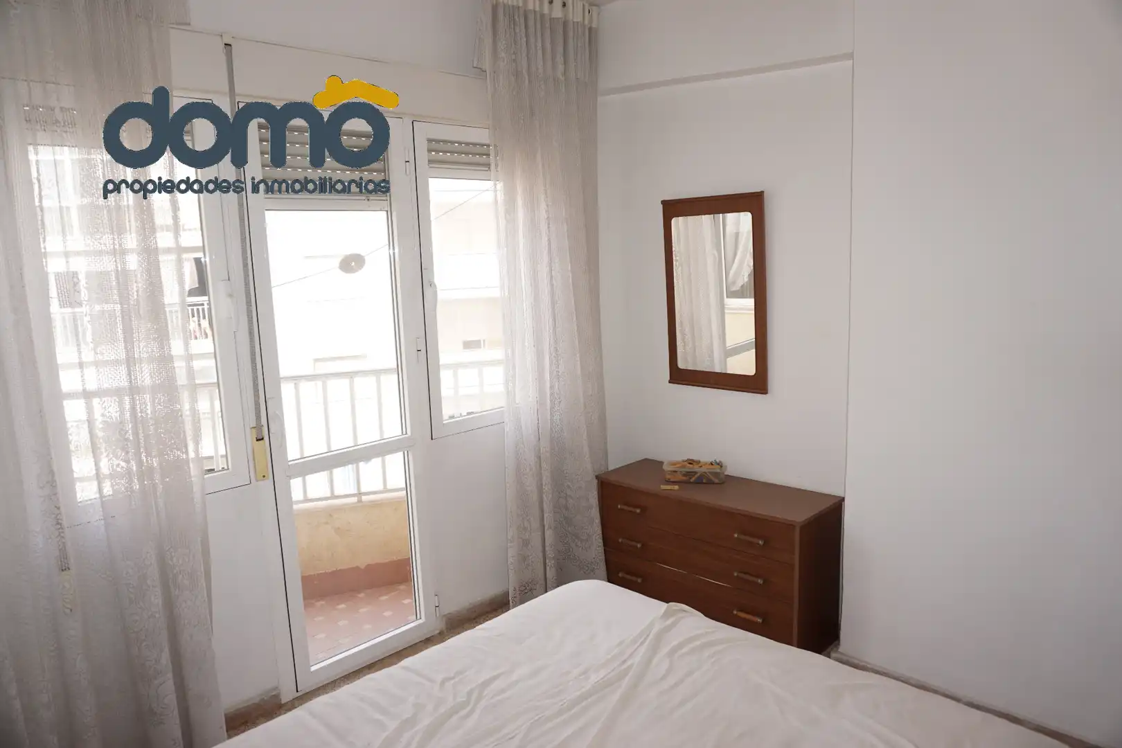 Habitación de Piso en venta en Almería con Amueblado y Balcón