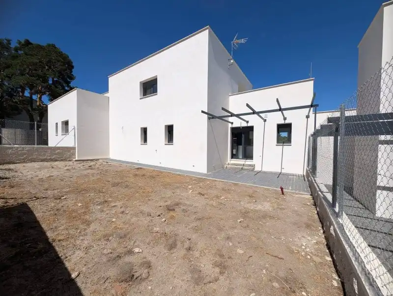 Vista exterior de Casa o xalet en venda en El Espinar amb Calefacció i Terrassa