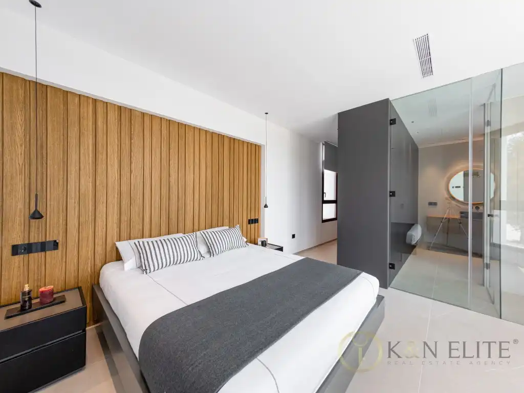 Dormitori de Casa o xalet en venda en Benidorm amb Aire condicionat, Terrassa i Piscina