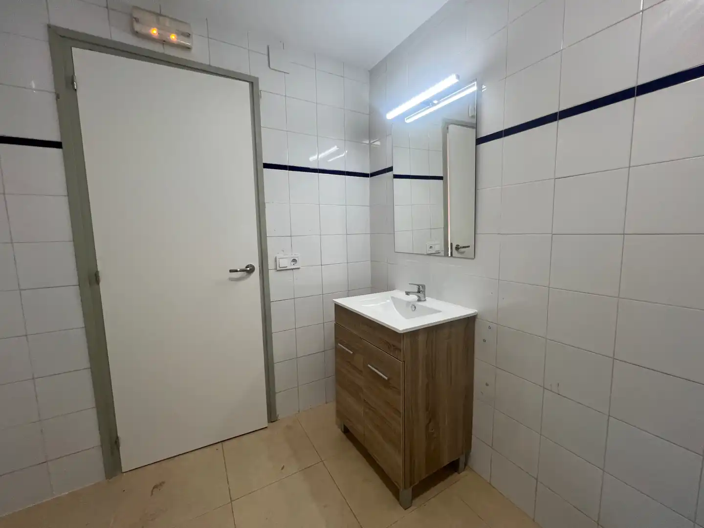 Badezimmer von Fabrikhallen zum Verkauf in Tarragona mit Alarm
