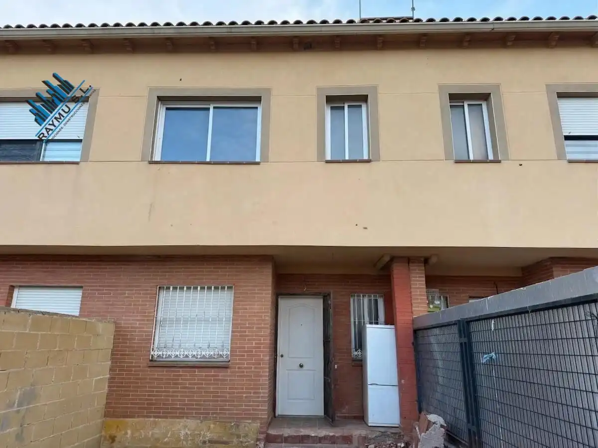 Vista exterior de Casa adosada en venda en Ontígola