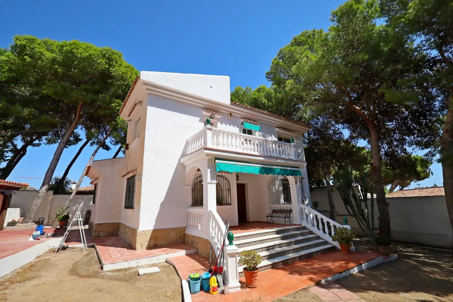 Vista exterior de Casa o chalet en venta en Torremolinos con Calefacción y Terraza