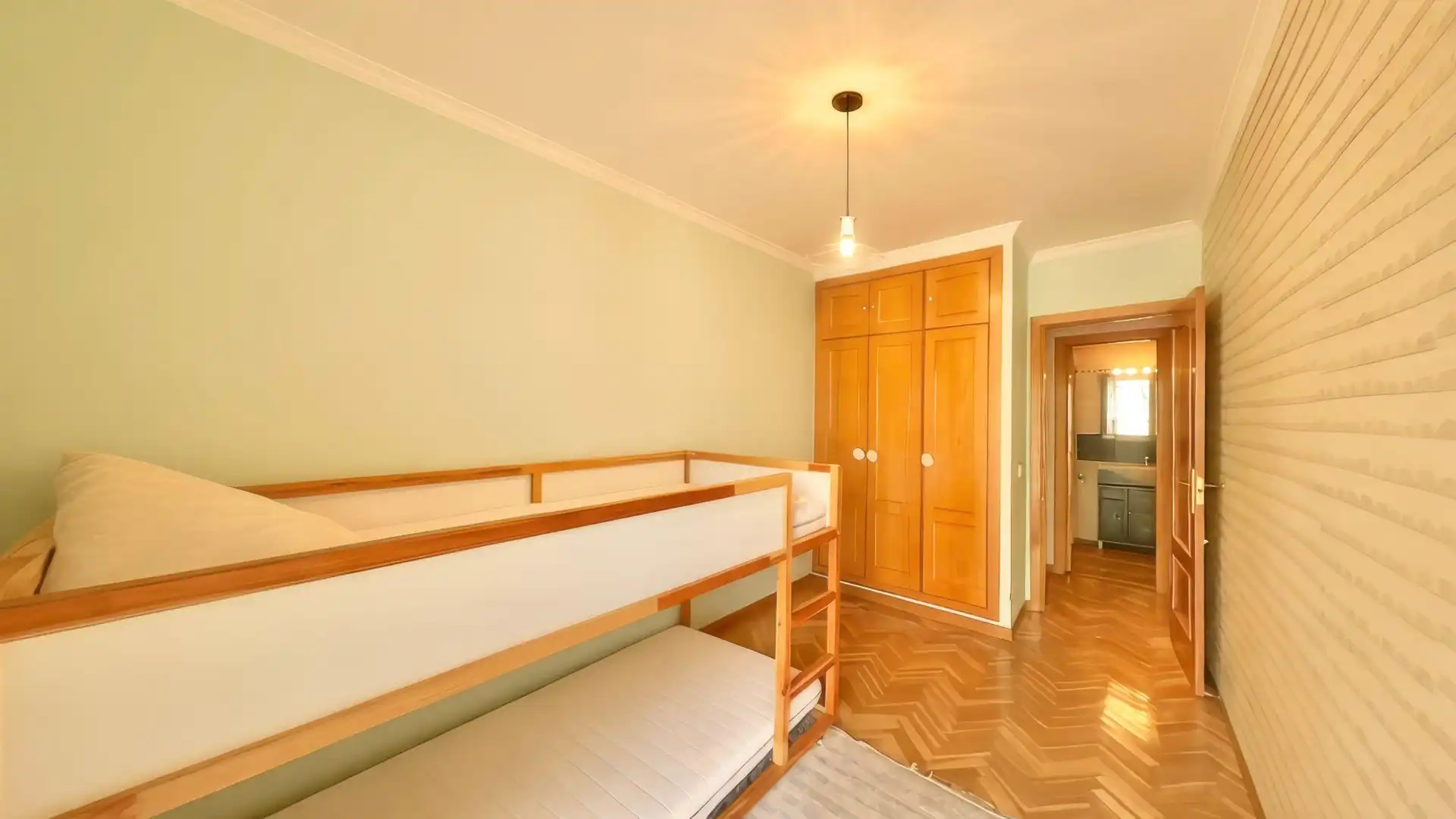 Habitación de Apartamento en venta en Aranjuez con Aire acondicionado, Calefacción y Trastero
