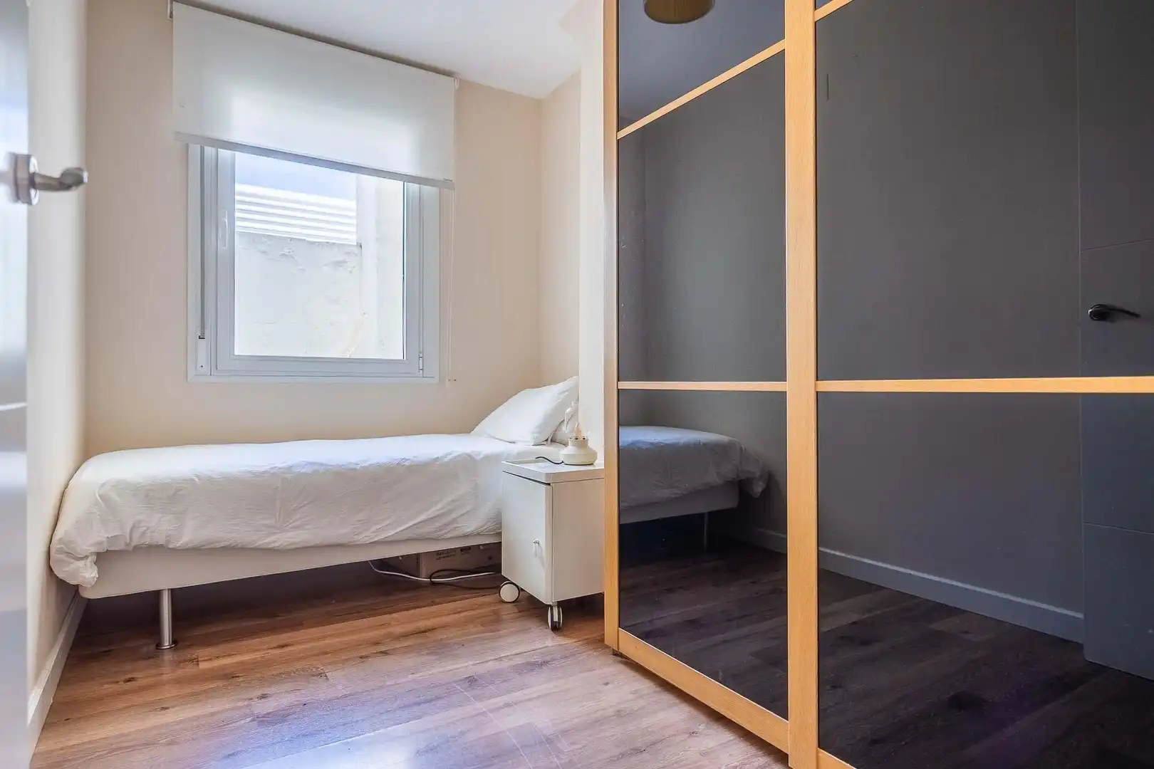 Habitación de Piso en venta en Sevilla con Aire acondicionado, Calefacción y Balcón
