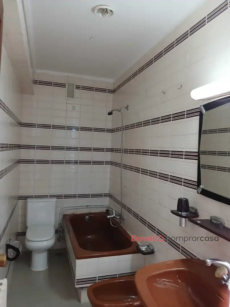 Baño de Piso en venta en Vigo  con Calefacción, Parquet y Terraza