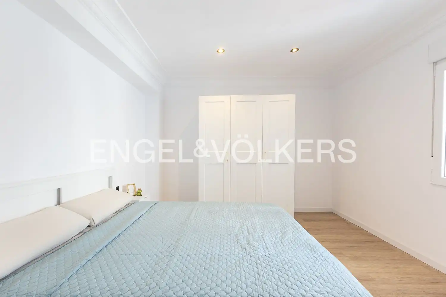 Schlafzimmer von Wohnung zur Miete in Valencia mit Klimaanlage, Heizung und Möbliert