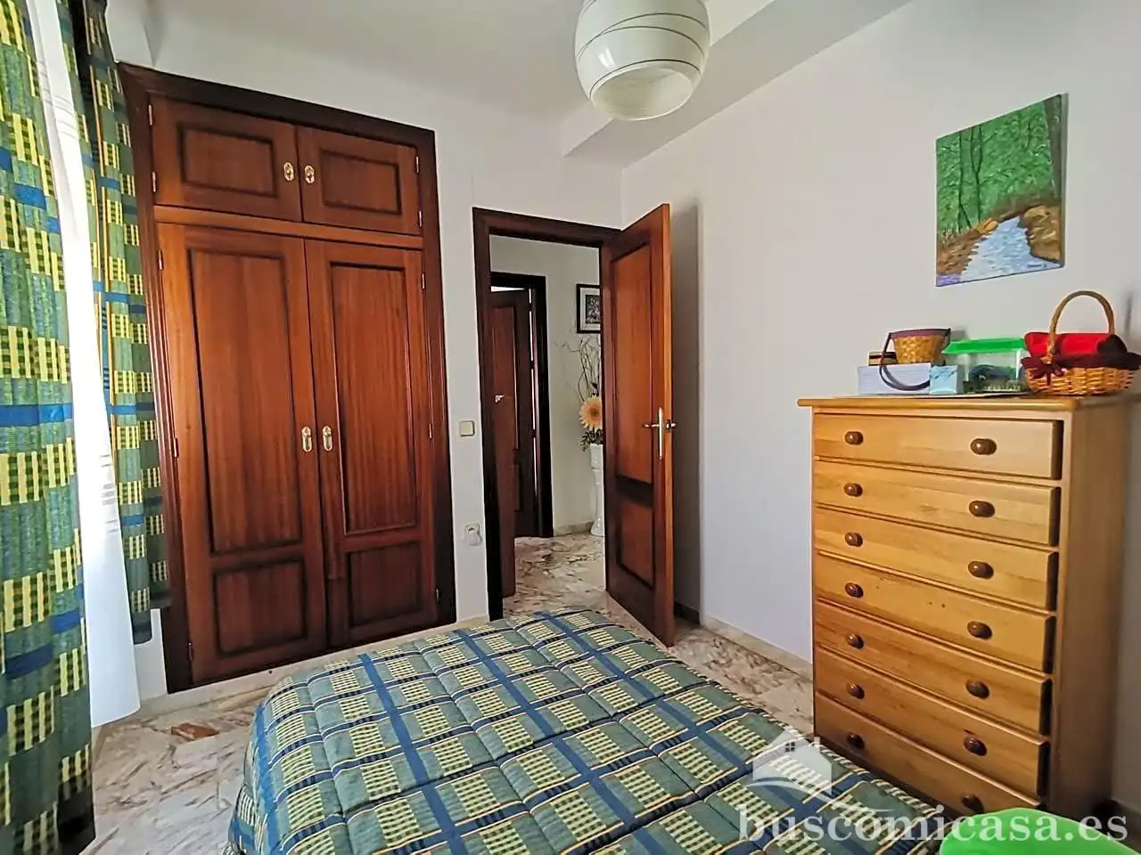 Dormitori de Casa o xalet en venda en Linares amb Terrassa i Balcó