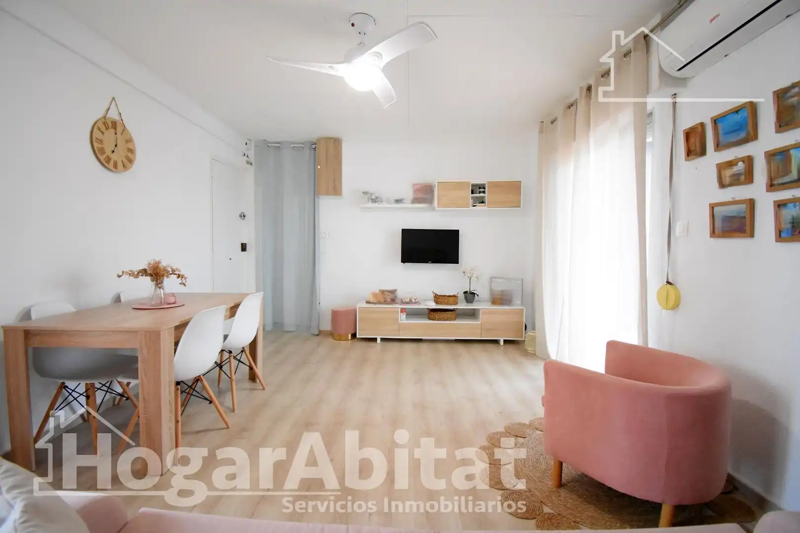 Sala de estar de Ático en venta en Bellreguard con Aire acondicionado, Calefacción y Parquet