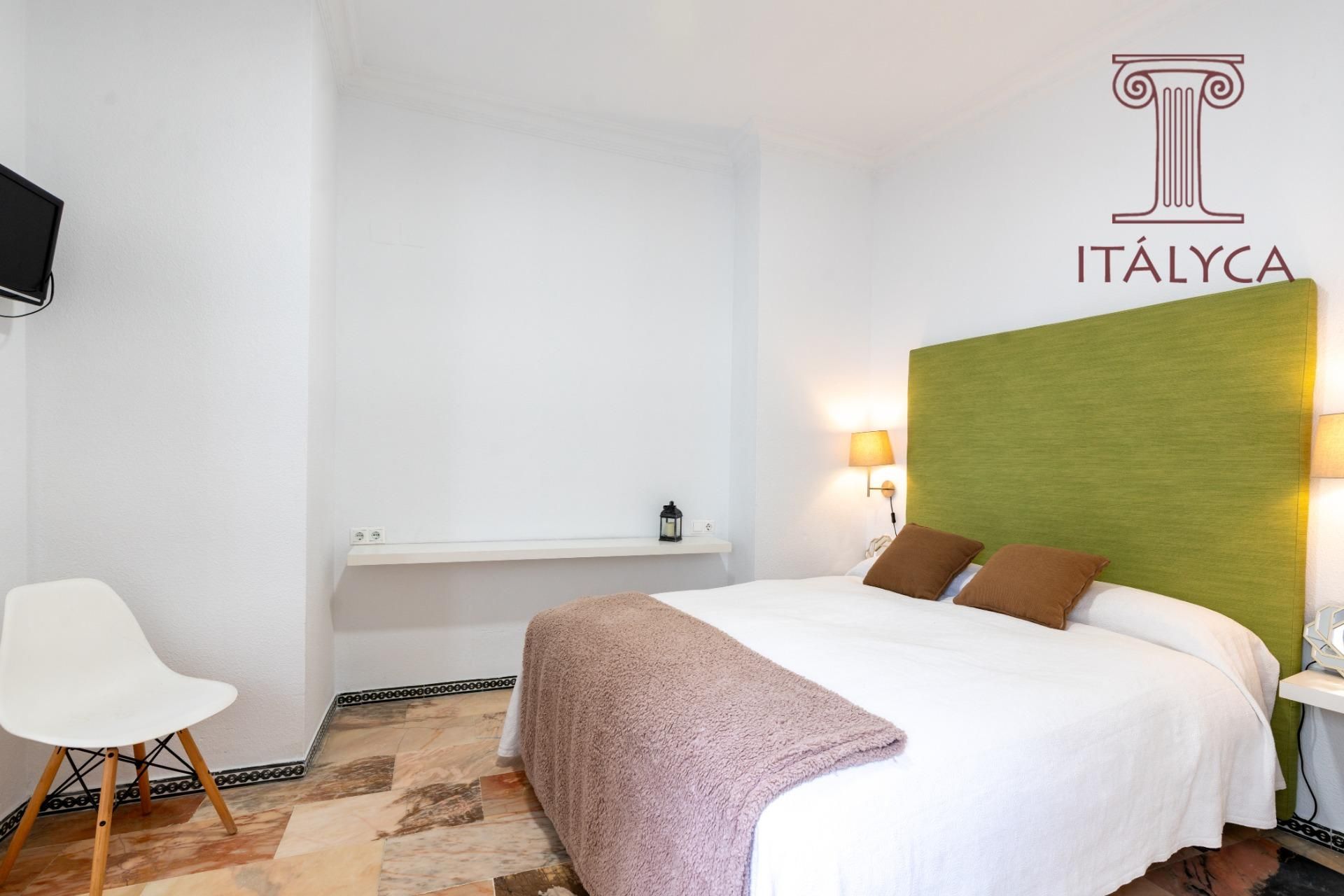 Dormitori de Pis en venda en  Sevilla Capital amb Aire condicionat