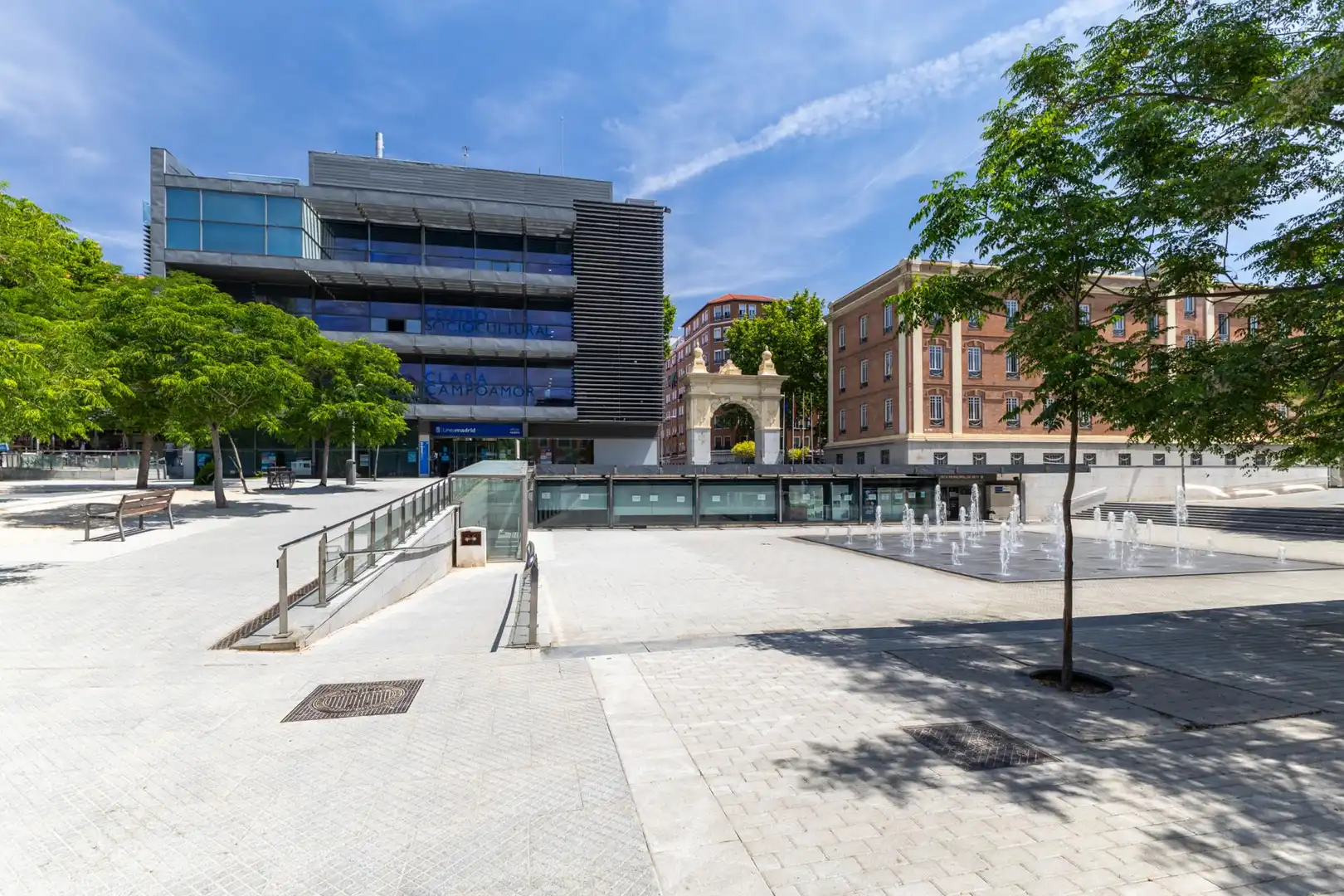 Vista exterior de Apartamento de alquiler en Madrid con Calefacción, Amueblado y Balcón