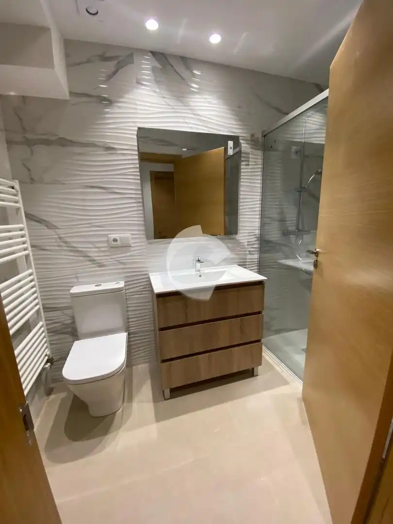 Badezimmer von Wohnung zur Miete in Ourense Capital  mit Heizung und Abstellraum