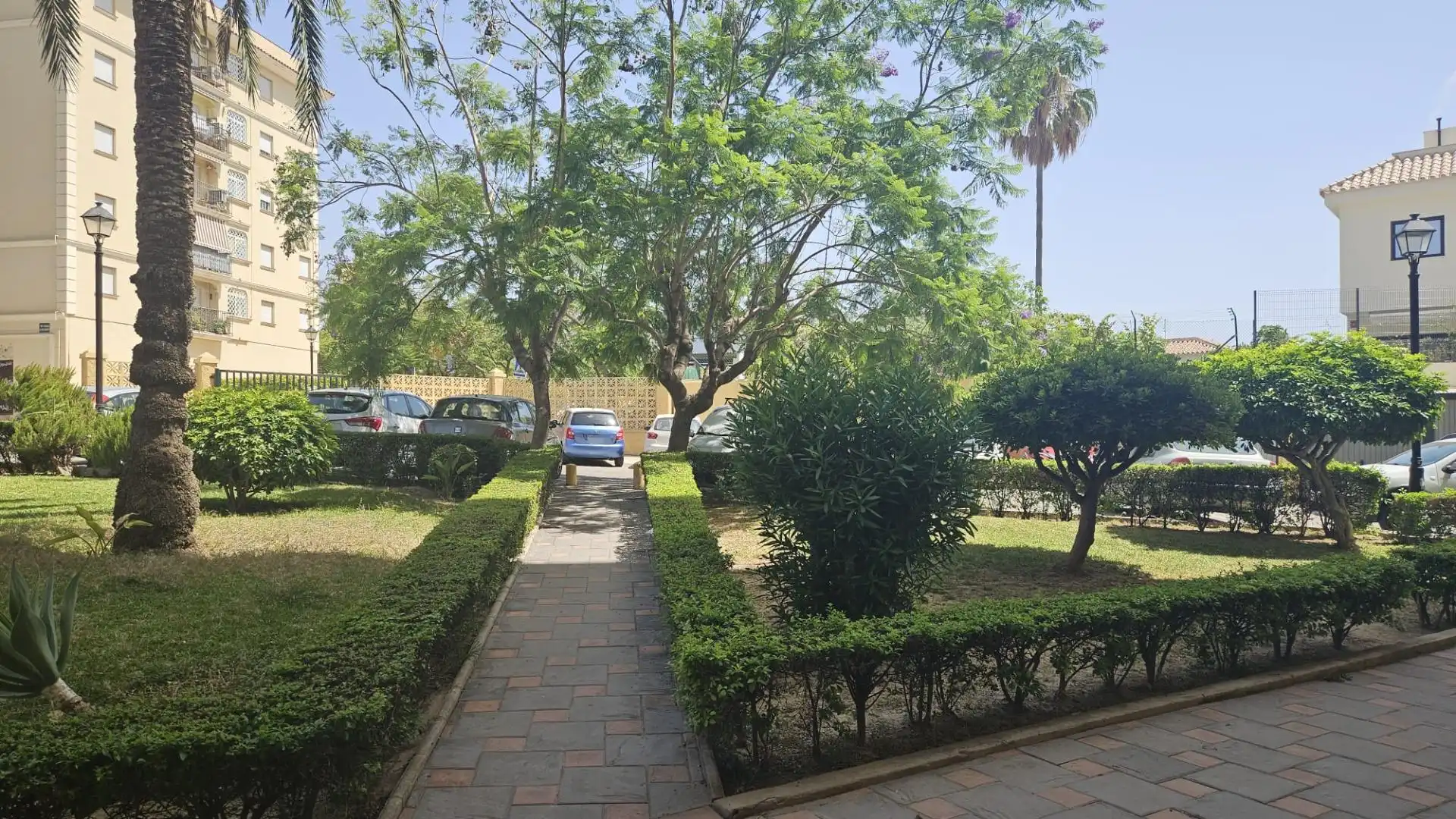 Parking de Piso en venta en Fuengirola con Terraza y Balcón