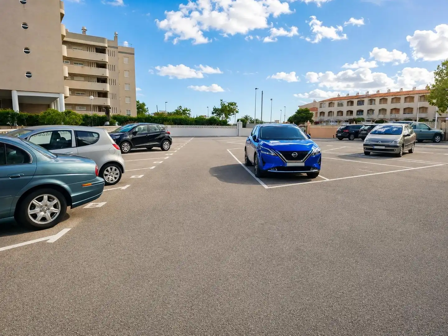 Aparcament de Pis en venda en Elche / Elx amb Calefacció, Terrassa i Moblat