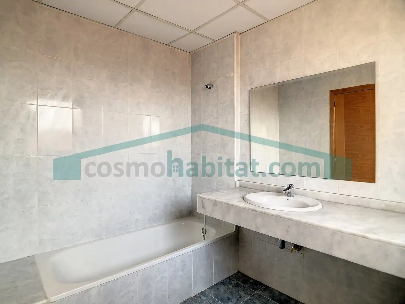 Bathroom of Duplexes for rent in L'Eliana  with Air Conditioner, Heating and Private garden