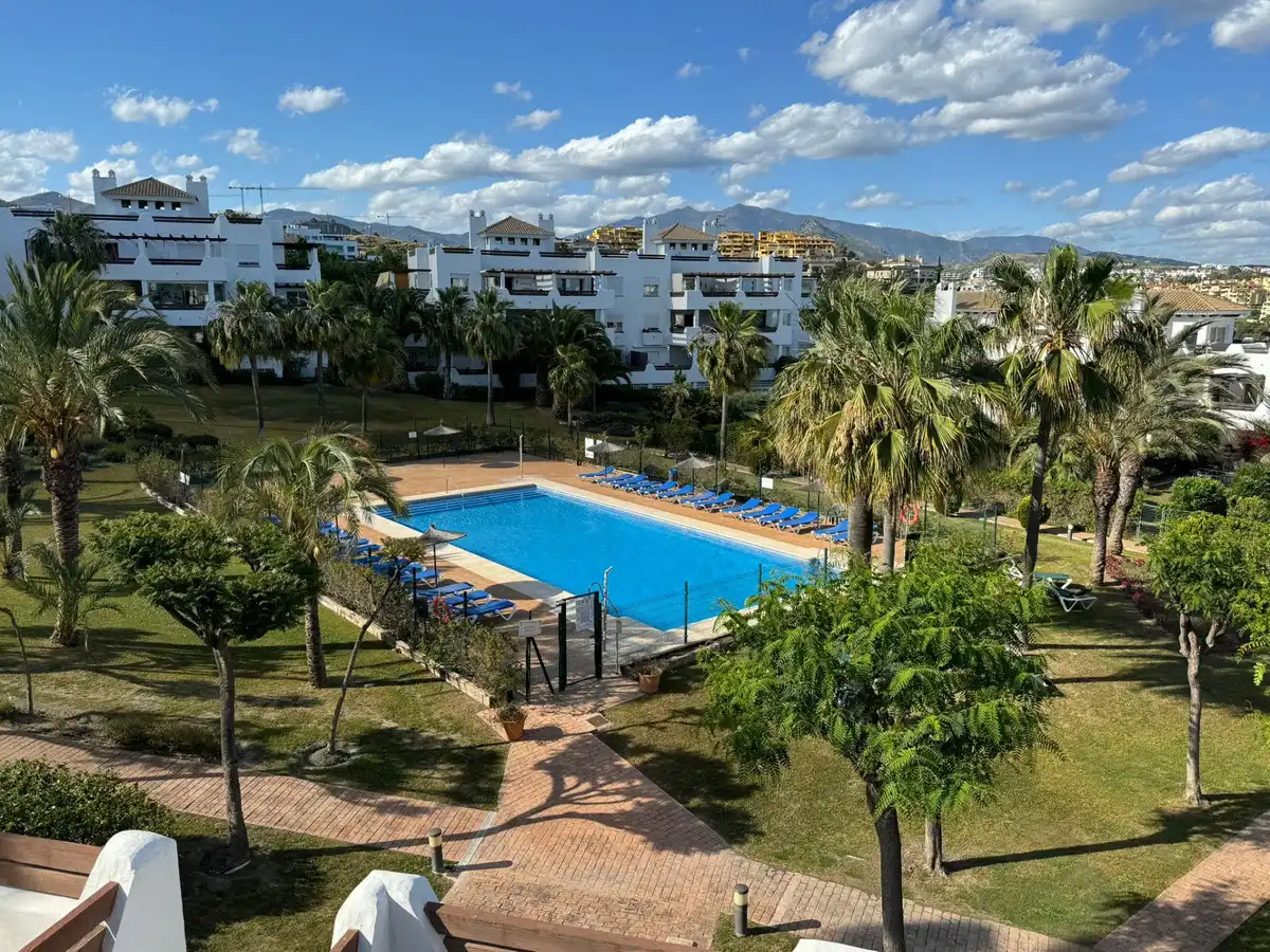 Apartamento con piscina en alquiler en Selwo, imagen 25