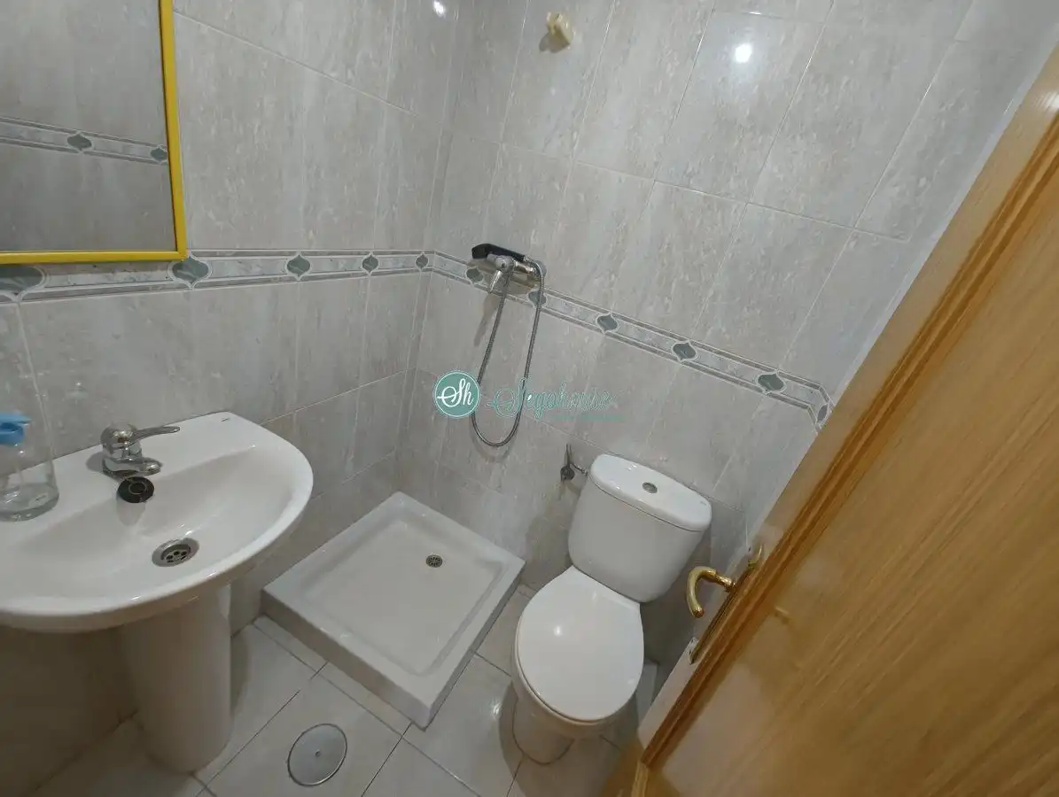 Bathroom of Flat for sale in Segovia  with Heating, Storage room and Furnished