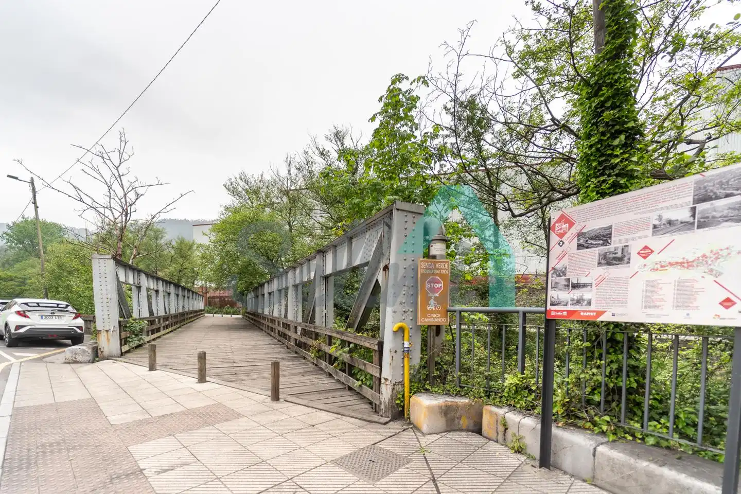 Vista exterior de Pis en venda en Oviedo  amb Calefacció i Traster