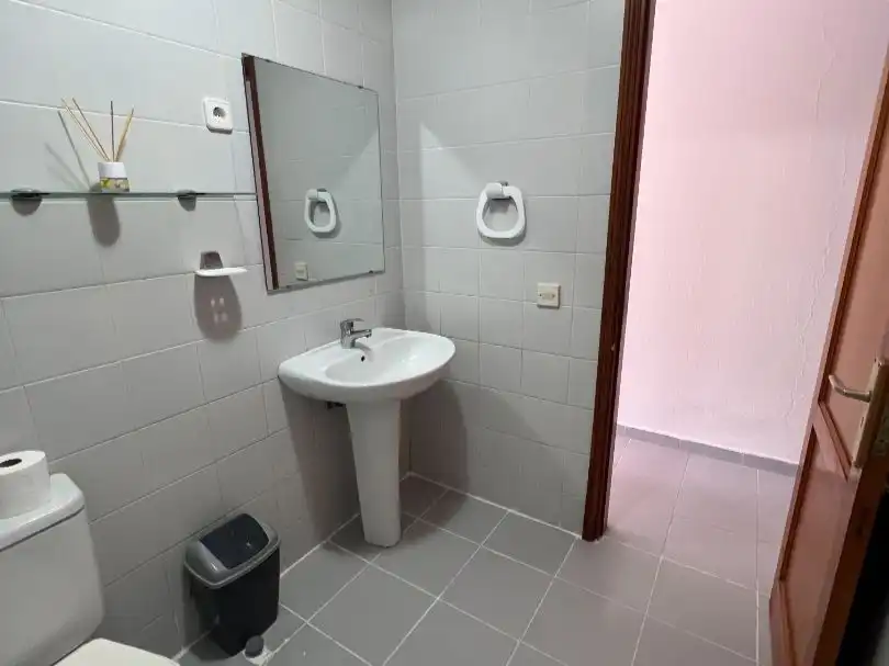 Badezimmer von Geschaftsraum zur Miete in Antigua mit Terrasse