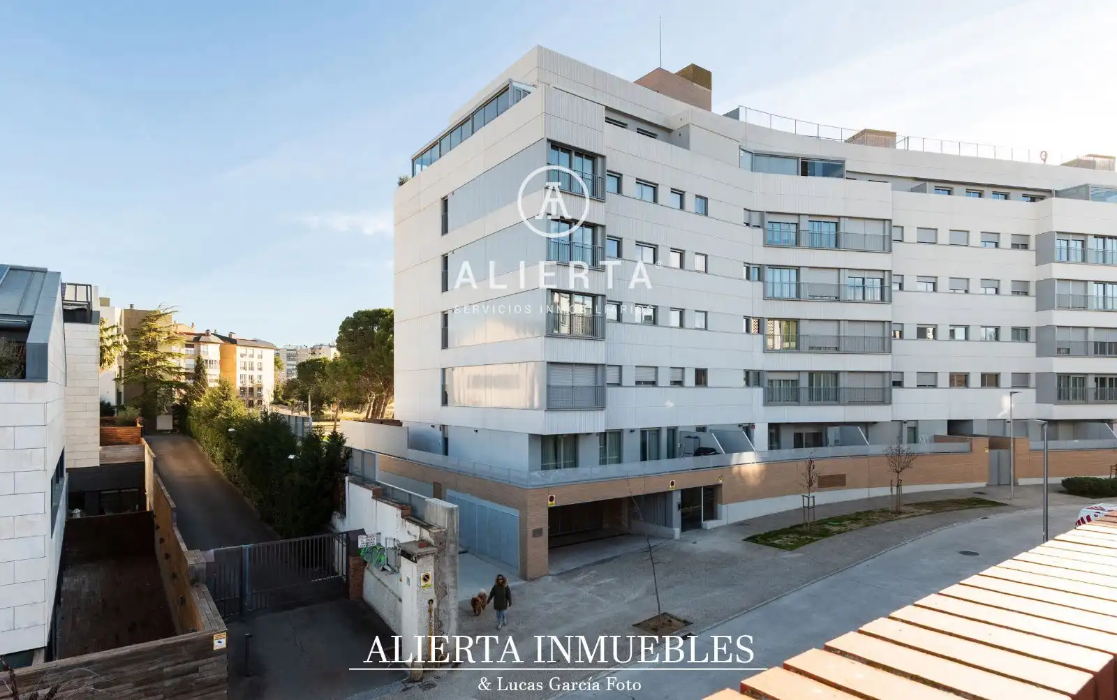 Vista exterior de Casa adosada en venda en Zaragoza amb Aire condicionat, Calefacció i Traster